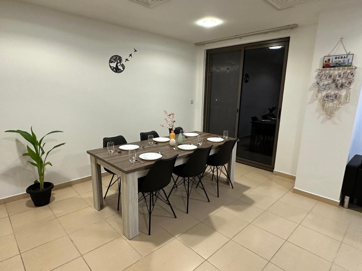 Moonlight Hostel Jbr - 2Min Walk To Jbr Beach - Gym - 2Min Metro Station - Poll Dubai Exteriör bild