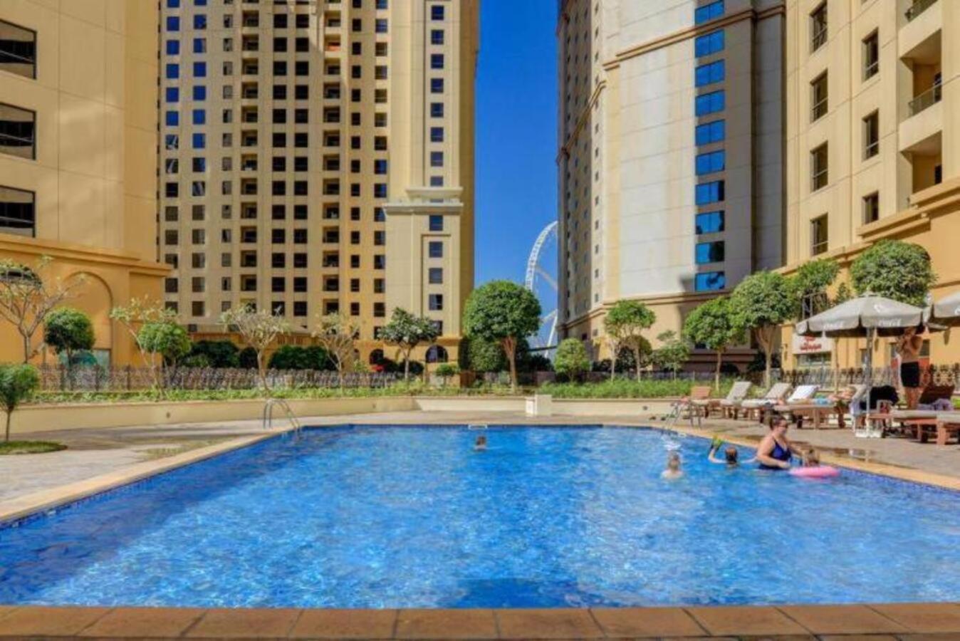 Moonlight Hostel Jbr - 2Min Walk To Jbr Beach - Gym - 2Min Metro Station - Poll Dubai Exteriör bild