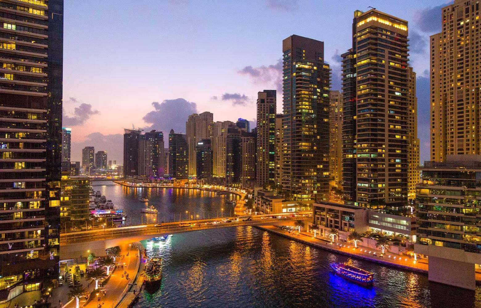 Moonlight Hostel Jbr - 2Min Walk To Jbr Beach - Gym - 2Min Metro Station - Poll Dubai Exteriör bild