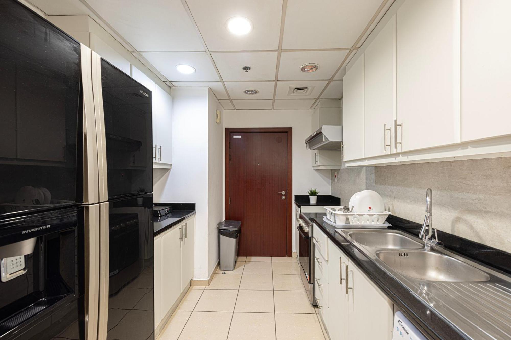 Moonlight Hostel Jbr - 2Min Walk To Jbr Beach - Gym - 2Min Metro Station - Poll Dubai Exteriör bild