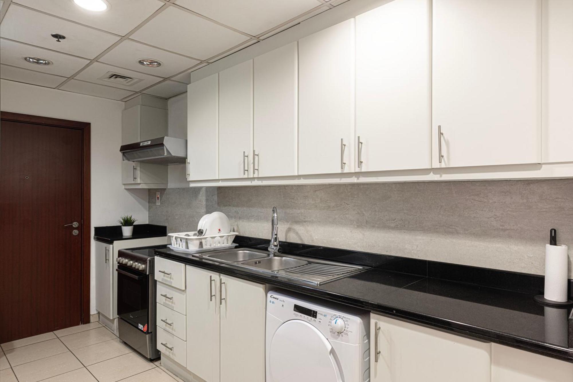 Moonlight Hostel Jbr - 2Min Walk To Jbr Beach - Gym - 2Min Metro Station - Poll Dubai Exteriör bild